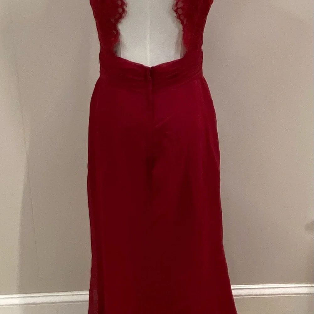 Chic Red Maxi Dress for Elegant Occasions - Picture 4 of 5